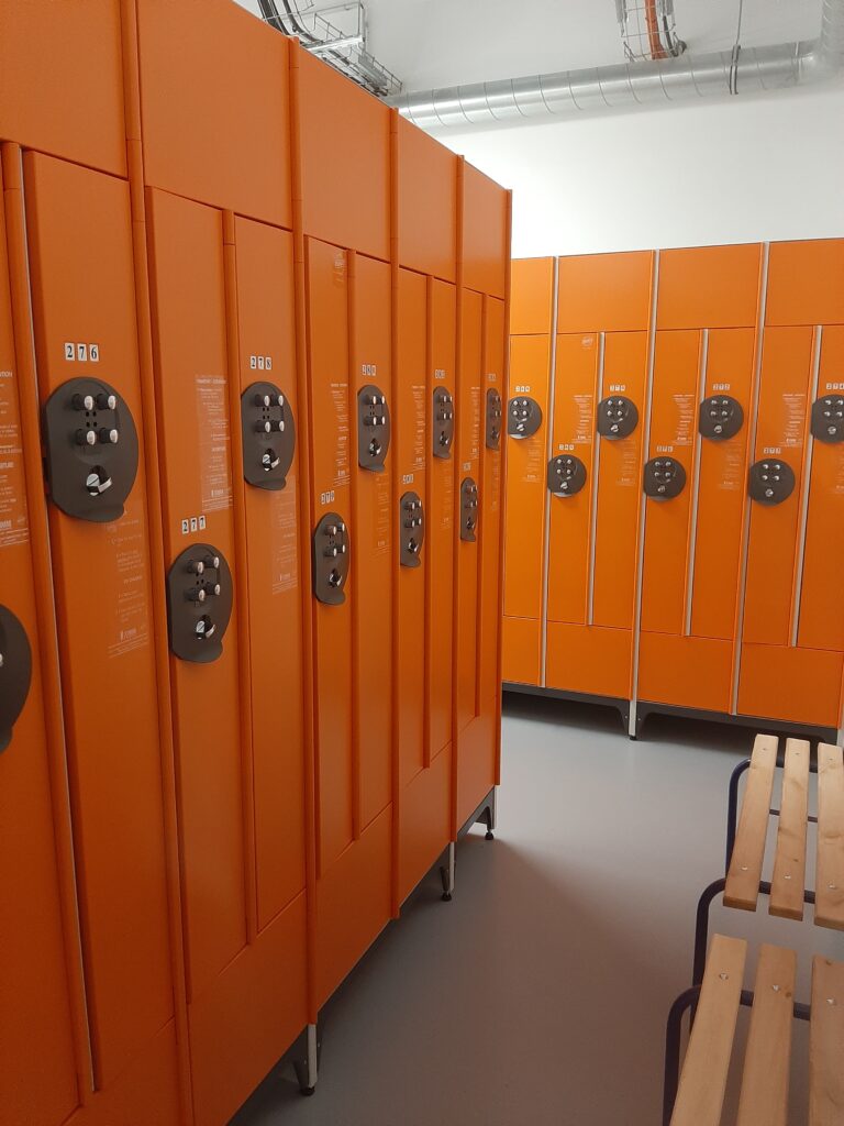 Vestiaire sécurisé pour thales