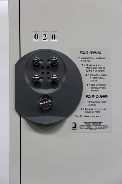 Photo de serrure 5G3 sur casiers vestaires 2040
